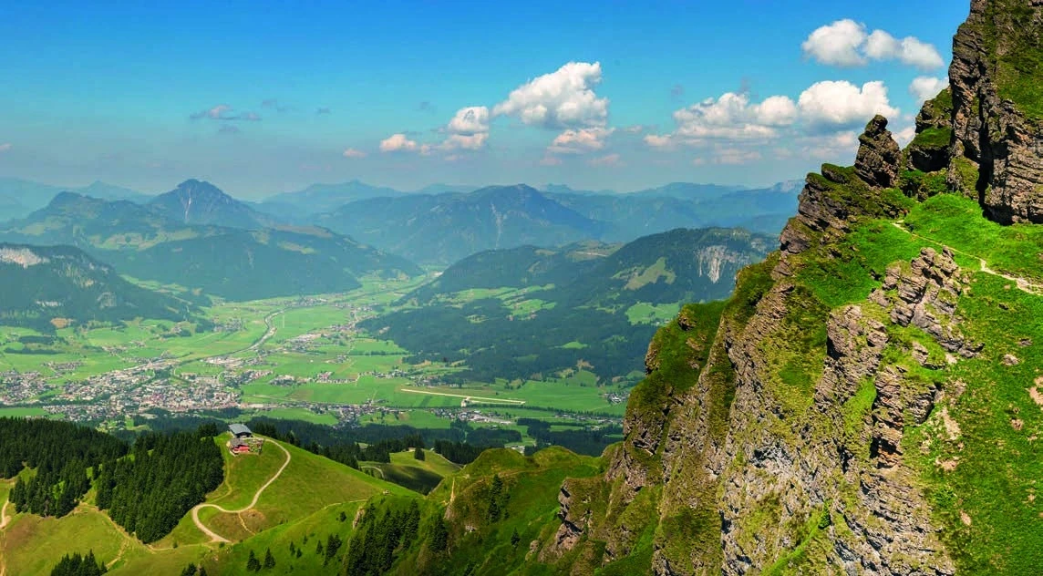 Blick vom Kitzbüheler Horn über das Leukental zum Kalksteingebiet