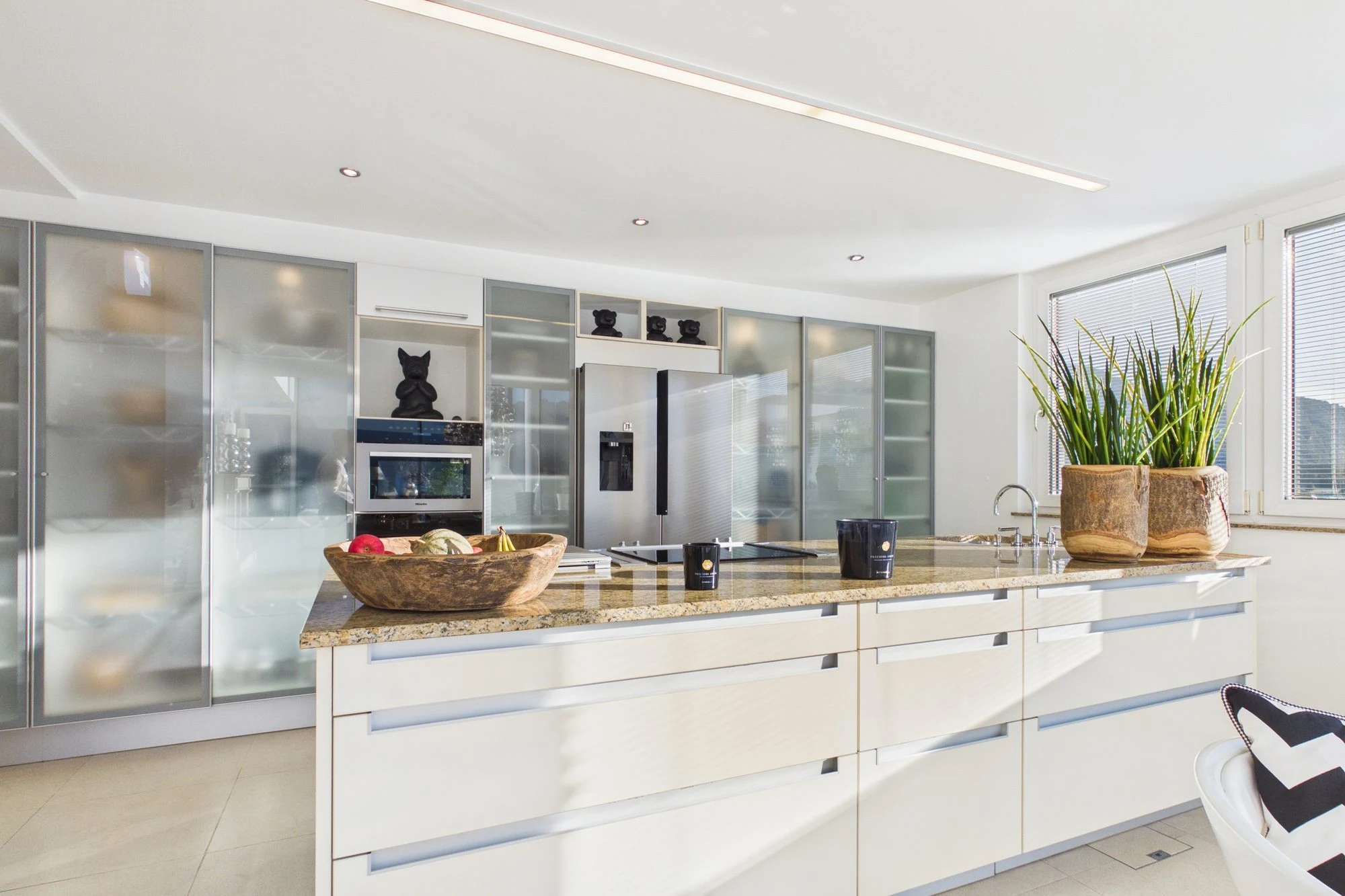 Gaggenau-Küche mit Granitarbeitsplatte