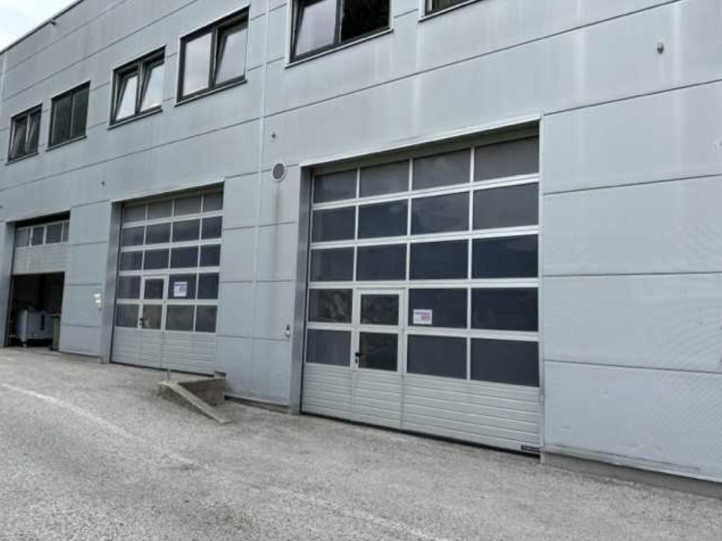 Großzügige Geschäftsfläche in Top-Lage mit 4 Stellplätzen in Kufstein zu vermieten – Foto 3