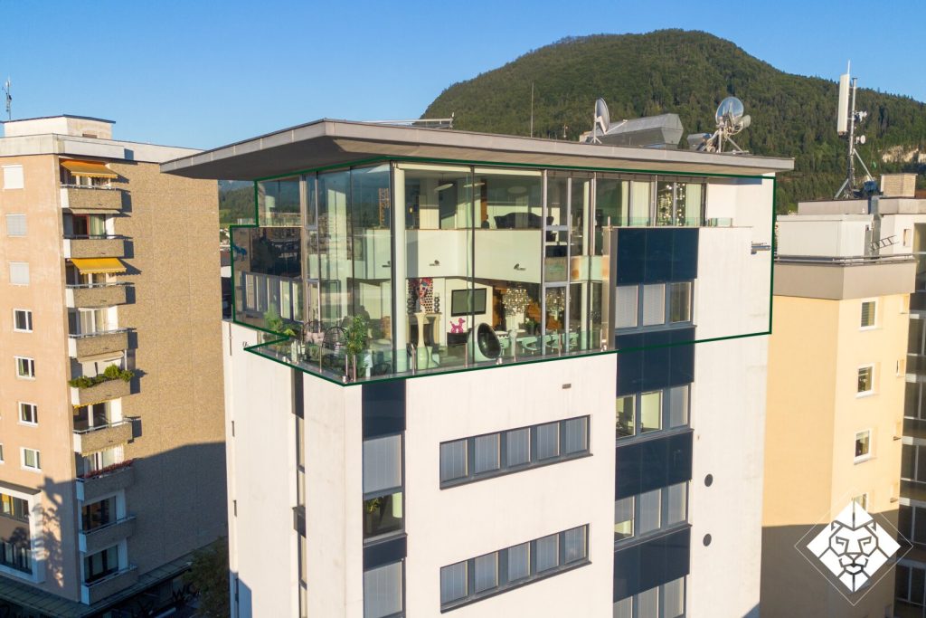 Über den Dächern von Wörgl: Penthouse auf zwei Ebenen mit Rundum-Panorama – Foto 2