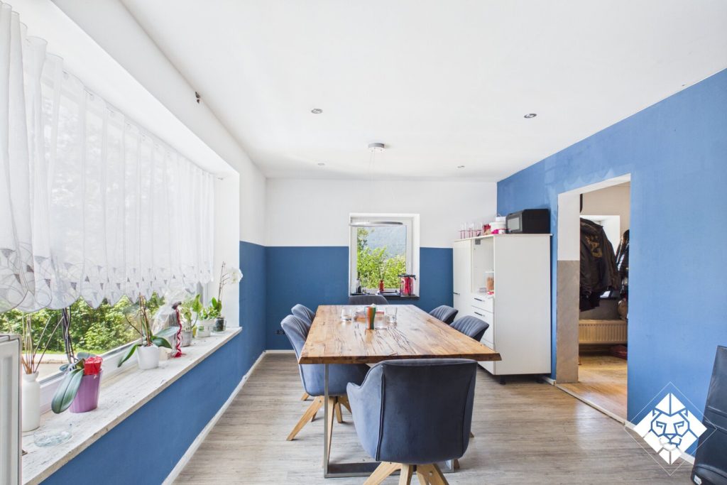 Zweifamilienhaus mit Ausbau- und Gestaltungspotenzial zu kaufen! – Foto 3