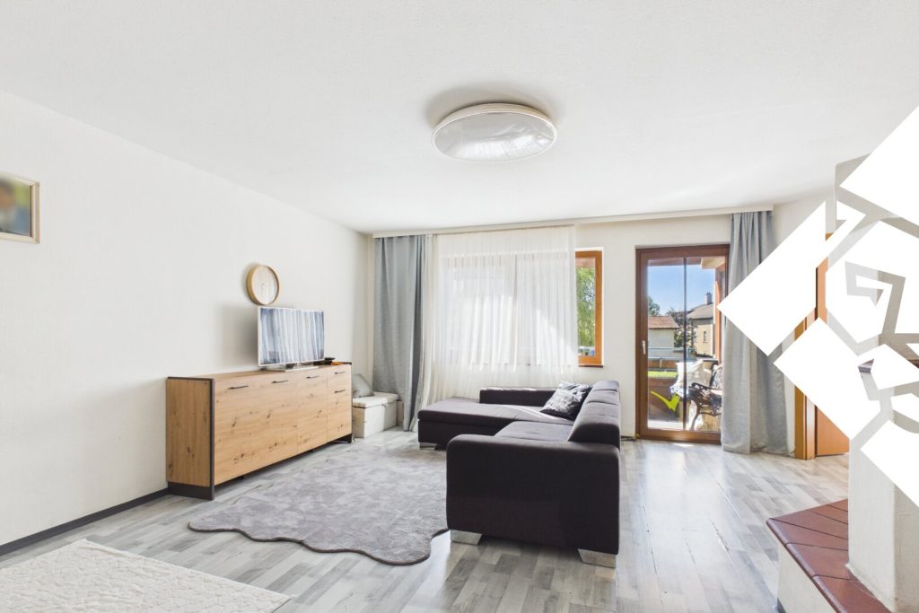 Gemütlichkeit trifft Potenzial: Wohnung in Zentraler Lage mit Kachelofen zu kaufen! – Foto 1